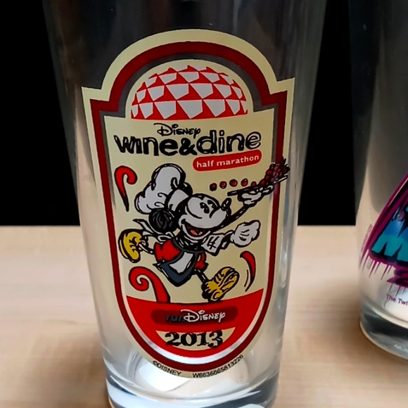 Walt Disney World - 3 Marathon Commemorative Pint Glasses - Picture 2 of 8
